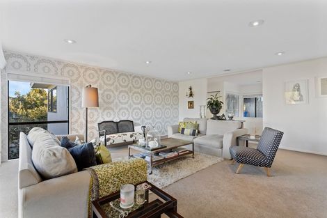 Photo of property in 1/2 Parr Terrace, Castor Bay, Auckland, 0620