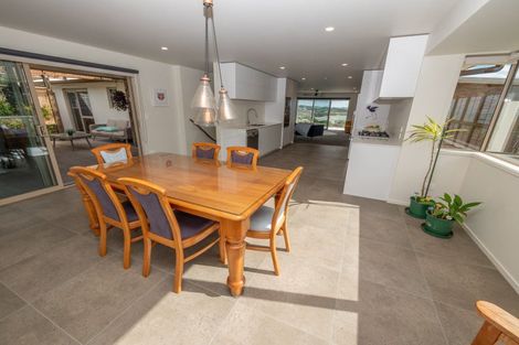 Photo of property in 16 Rangikapiti Road, Coopers Beach, 0420