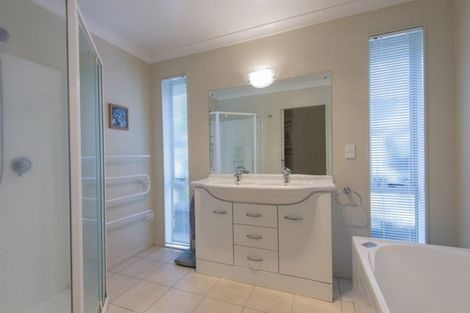 Photo of property in 5 Tealmere Grove, Maunu, Whangarei, 0110