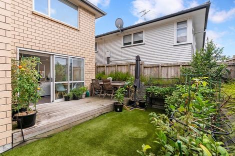 Photo of property in 6a Kotahi Road, Mount Wellington, Auckland, 1062