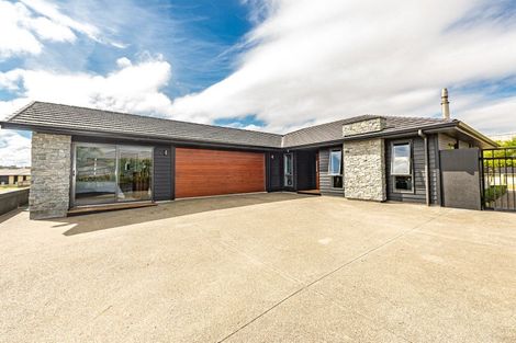 Photo of property in 13 Magnolia Crescent, Tawhero, Whanganui, 4501