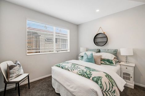 Photo of property in 2/16 Ellice Road, Totara Vale, Auckland, 0629