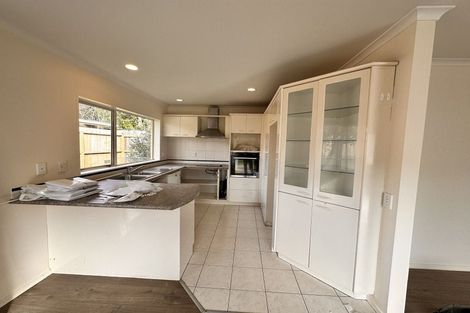 Photo of property in 23 Trovare Place, Golflands, Auckland, 2013