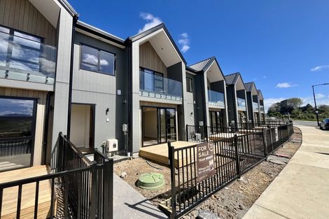 Photo of property in 128 Vintry Drive, Kumeu, 0810