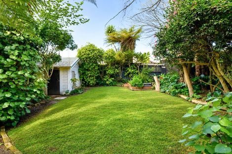 Photo of property in 24 Myrtle Street, Hamilton East, Hamilton, 3216