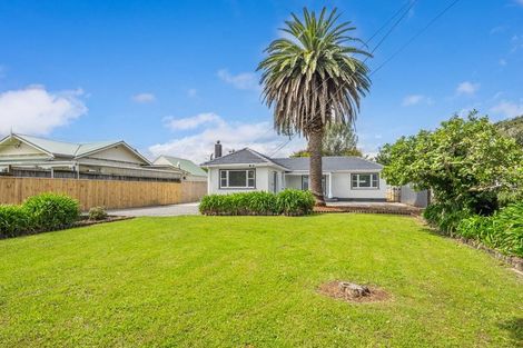 Photo of property in 12 Domain Road, Otaki, 5512