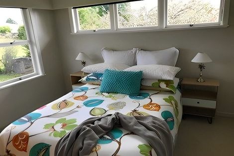 Photo of property in 9 Harding Avenue, Te Atatu South, Auckland, 0610