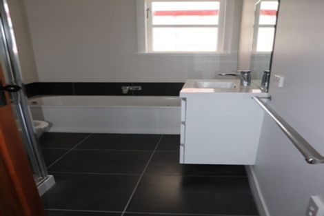 Photo of property in 19 Homebush Road, Khandallah, Wellington, 6035