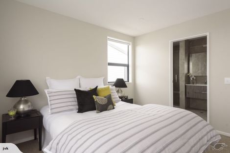 Photo of property in 26 Komanawa Lane, Mount Wellington, Auckland, 1062