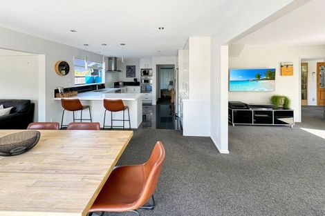 Photo of property in 70 Lake Terrace Road, Burwood, Christchurch, 8061