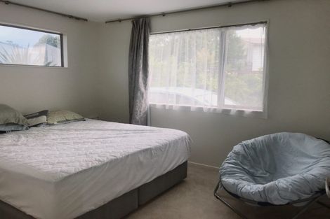 Photo of property in 13 Medina Place, Half Moon Bay, Auckland, 2012