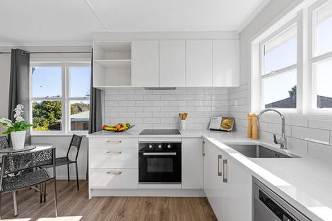 Photo of property in 65 Farquhar Road, Glendene, Auckland, 0602