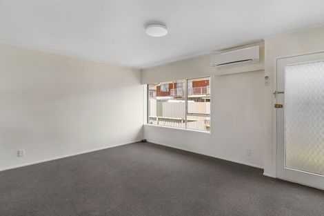 Photo of property in 2/9 Rodney Street, Otahuhu, Auckland, 1062