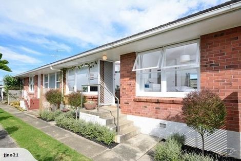 Photo of property in 3/17 Saltburn Road, Milford, Auckland, 0620