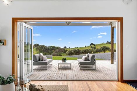 Photo of property in 169 Te Toiroa Road, Ngunguru, Whangarei, 0173