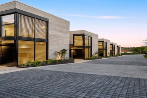 Photo of property in 21b Arahia Street, Northcote, Auckland, 0627