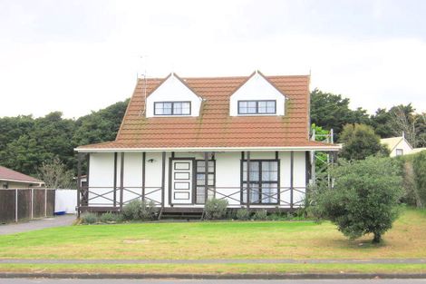 Photo of property in 130 Everglade Drive, Totara Heights, Auckland, 2105