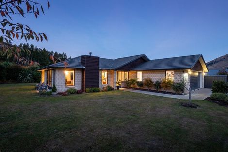 Photo of property in 14 Morning Star Terrace, Arthurs Point, Queenstown, 9371