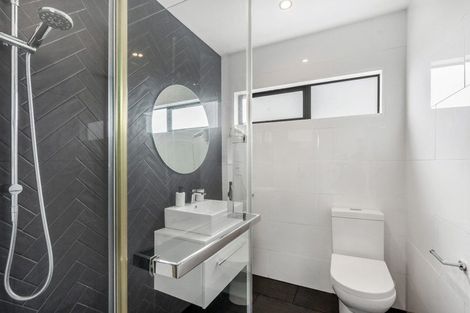 Photo of property in 3 Glucina Avenue, West Harbour, Auckland, 0618