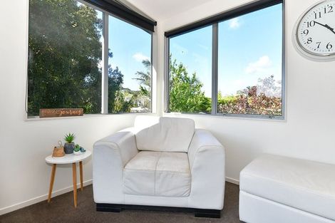 Photo of property in 8 Rivervale Grove, Stanmore Bay, Whangaparaoa, 0932