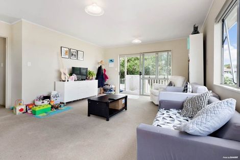 Photo of property in 2/36 Elizabeth Drive, West Harbour, Auckland, 0618