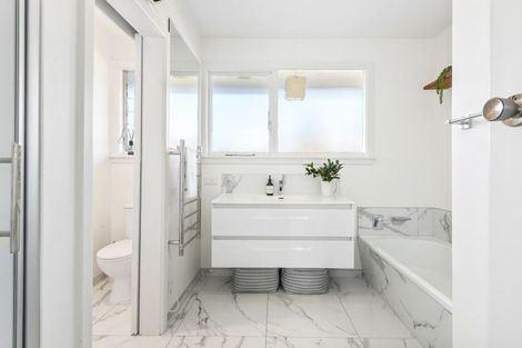 Photo of property in 34 Gladson Avenue, Sockburn, Christchurch, 8042