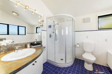 Photo of property in 98c Northland Road, Northland, Wellington, 6012