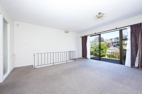 Photo of property in 3/41 Chatsworth Crescent, Pakuranga Heights, Auckland, 2010