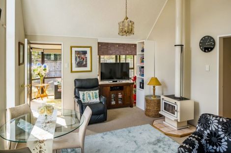 Photo of property in 3a Pukatea Street, Eastbourne, Lower Hutt, 5013