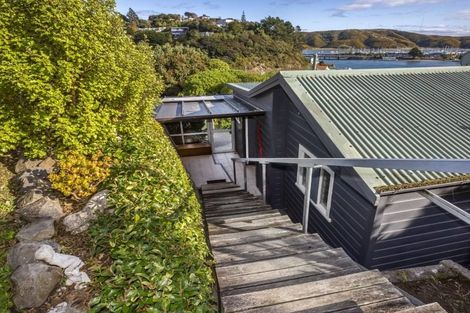 Photo of property in 53a Bayview Road, Paremata, Porirua, 5024