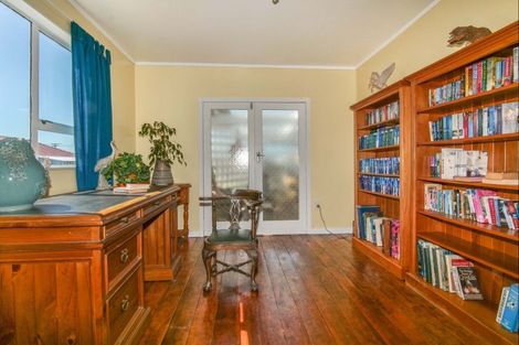 Photo of property in 123 Queen Street, Westport, 7825