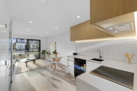 Photo of property in 2/4 Glenburn Road, Hobsonville, 0616