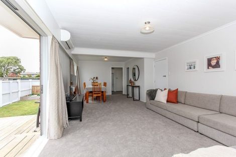 Photo of property in 30 Nevada Drive, Merrilands, New Plymouth, 4312