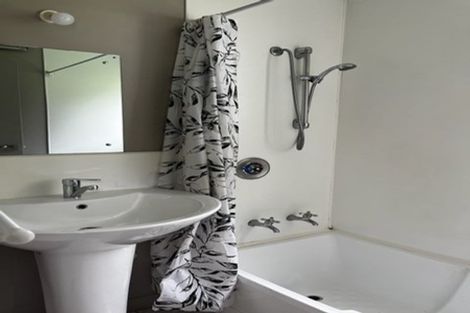 Photo of property in 76a Newlands Road, Newlands, Wellington, 6037