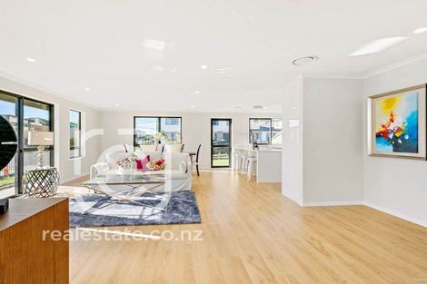Photo of property in 32 Cooladawson Drive, Flat Bush, Auckland, 2019