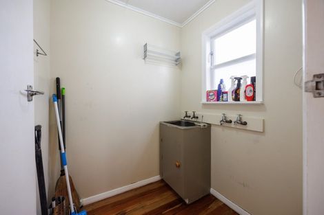 Photo of property in 6 Golf Road, Manor Park, Lower Hutt, 5019