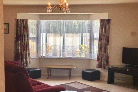 Photo of property in 16a Hornsby Street, Carterton, 5713