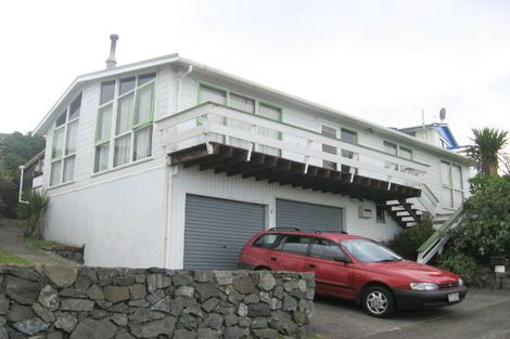 Photo of property in 15 Akaroa Drive, Maupuia, Wellington, 6022