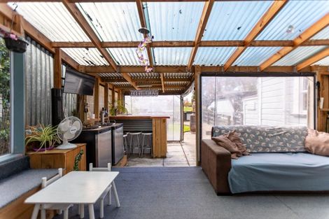 Photo of property in 1 Vogel Street, Woodville, 4920