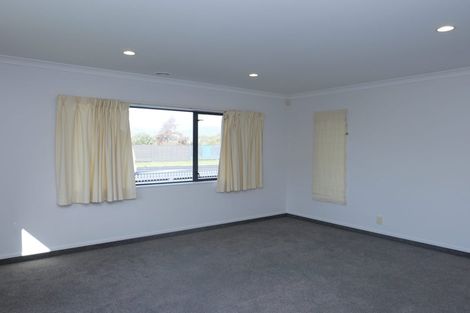 Photo of property in 168 Guildford Drive, Paraparaumu Beach, Paraparaumu, 5032