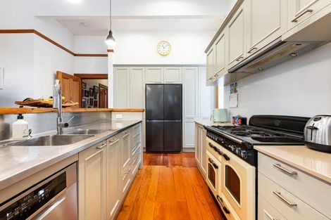 Photo of property in 24 Garfield Street, Brooklyn, Wellington, 6021