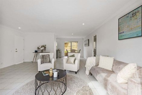 Photo of property in 17 Brompton Place, Burswood, Auckland, 2013