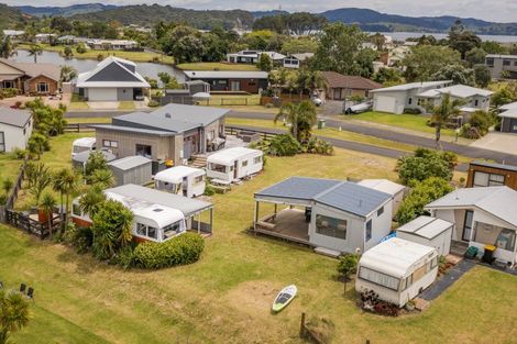 Photo of property in 27 Motukorure Parade, Cooks Beach, Whitianga, 3591