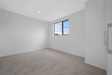 Photo of property in 8a Poruru Close, Papakura, 2110