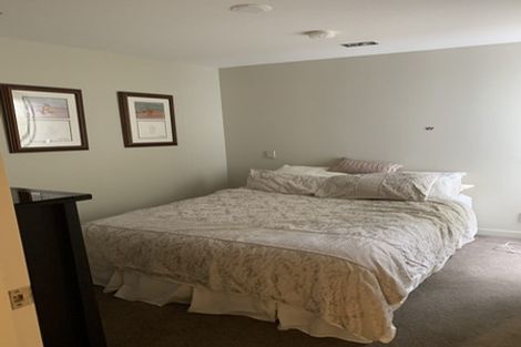 Photo of property in Dune, 2a/138 Oriental Parade, Oriental Bay, Wellington, 6011