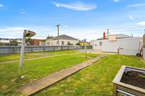 Photo of property in 70 Cutten Street, South Dunedin, Dunedin, 9012