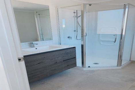 Photo of property in 10 Awamarino Way, Westgate, Auckland, 0614