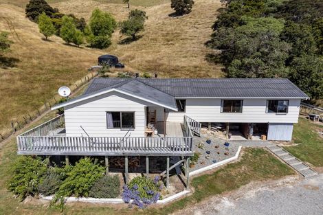 Photo of property in 811 Te Whiti Road, Te Whiti, Masterton, 5884