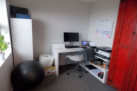 Photo of property in 35 Havana Rise, Grenada Village, Wellington, 6037