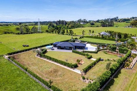 Photo of property in 135 Sealy Road, Omata, New Plymouth, 4374